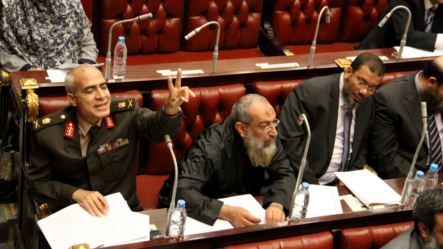 ອີຢີບ - ສະພາສ້າງລັດຖະທຳ ມະນູນລົງມະຕິກ່ຽວກັບ ຮ່າງລັດຖະທຳມະນູນ